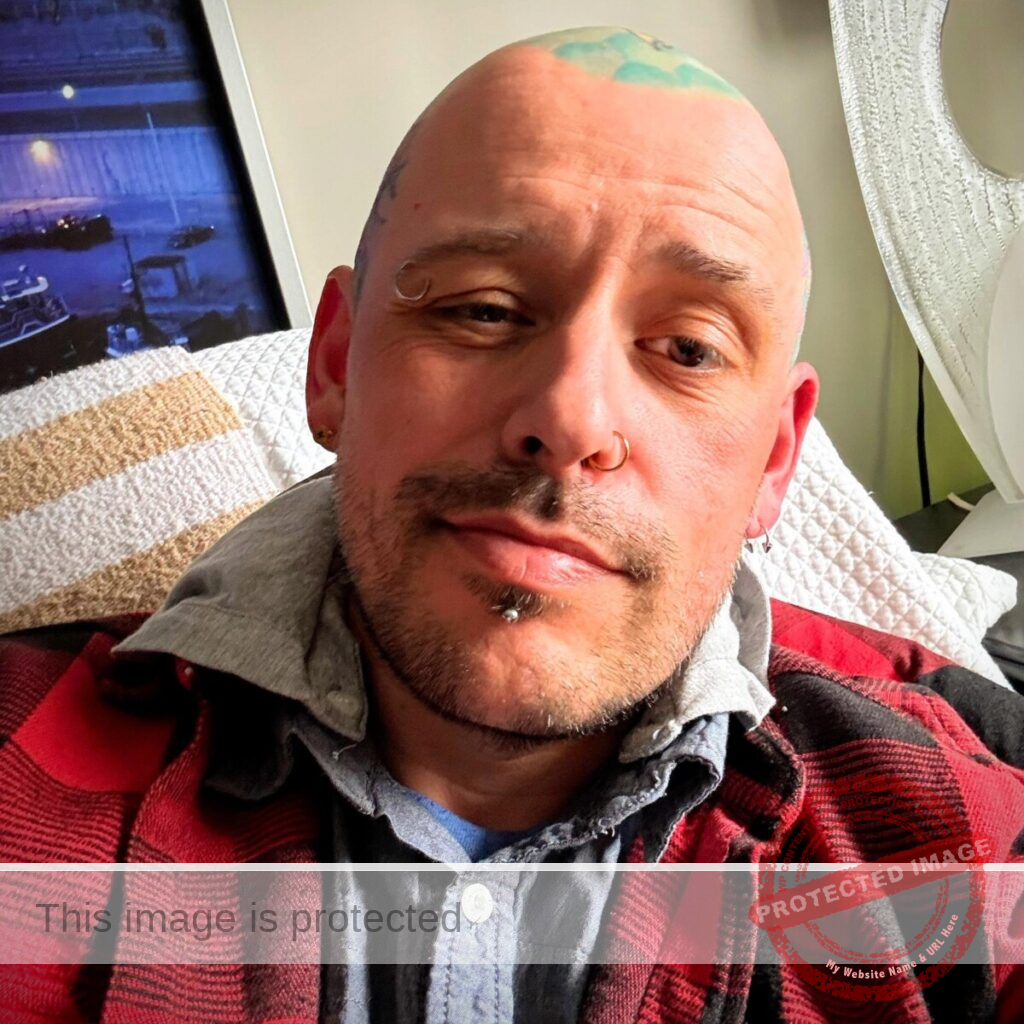 Kevin Ouellette, Beloved Teacher from Québec City, Passes Away: A Tribute to His Passion, Creativity, and Impact on Students