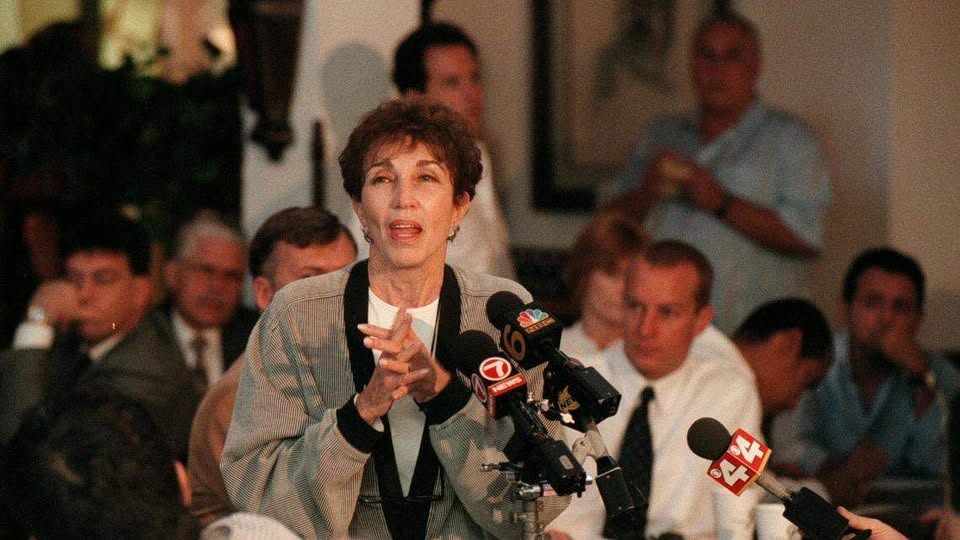 Jo Ann Weiss Sawitz Bass, Matriarch of Miami Beach’s Iconic Joe’s Stone Crab, Dies at 94